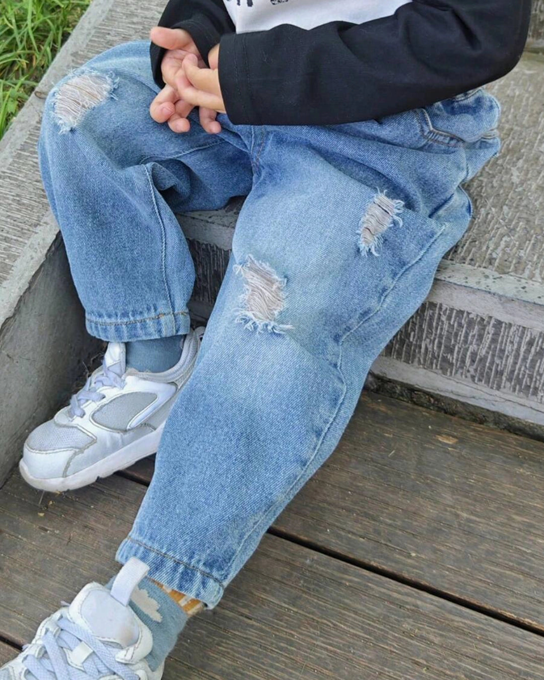 Boys' Ripped Casual Jeans – All-Season Style